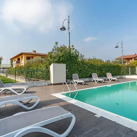 2 Bedroom Lovely In Puegnago Sul Garda Appartamento