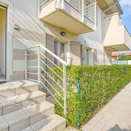 2 Bedroom Lovely In Puegnago Sul Garda *