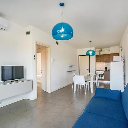 Apartment 2 Bedroom Lovely In Puegnago Sul Garda
