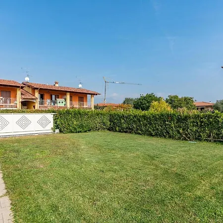 2 Bedroom Lovely In Puegnago Sul Garda * Raffa