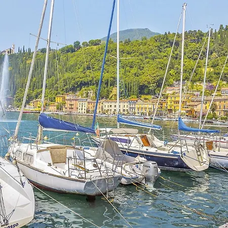 2 Bedroom Lovely In Puegnago Sul Garda